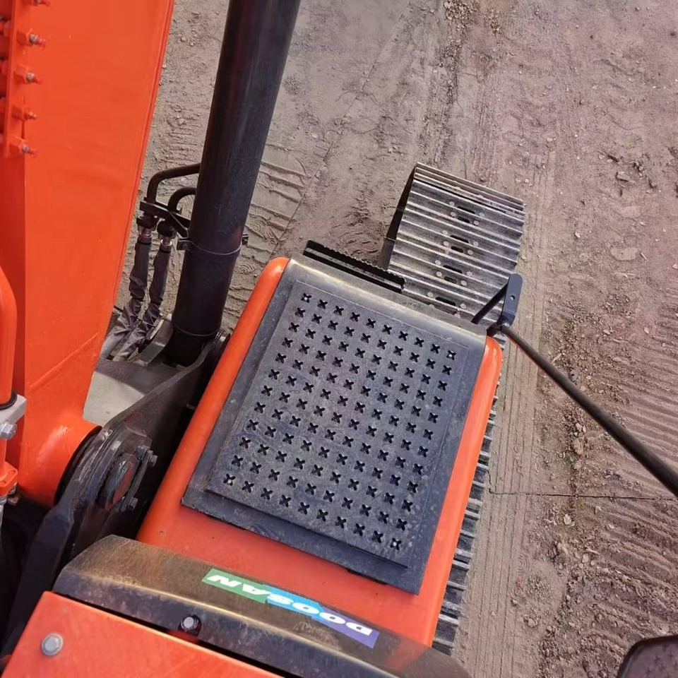 Doosan DX 300 - Paletli ekskavatör: fotoğraf 3 Doosan DX 300 - Paletli ekskavatör: fotoğraf 3