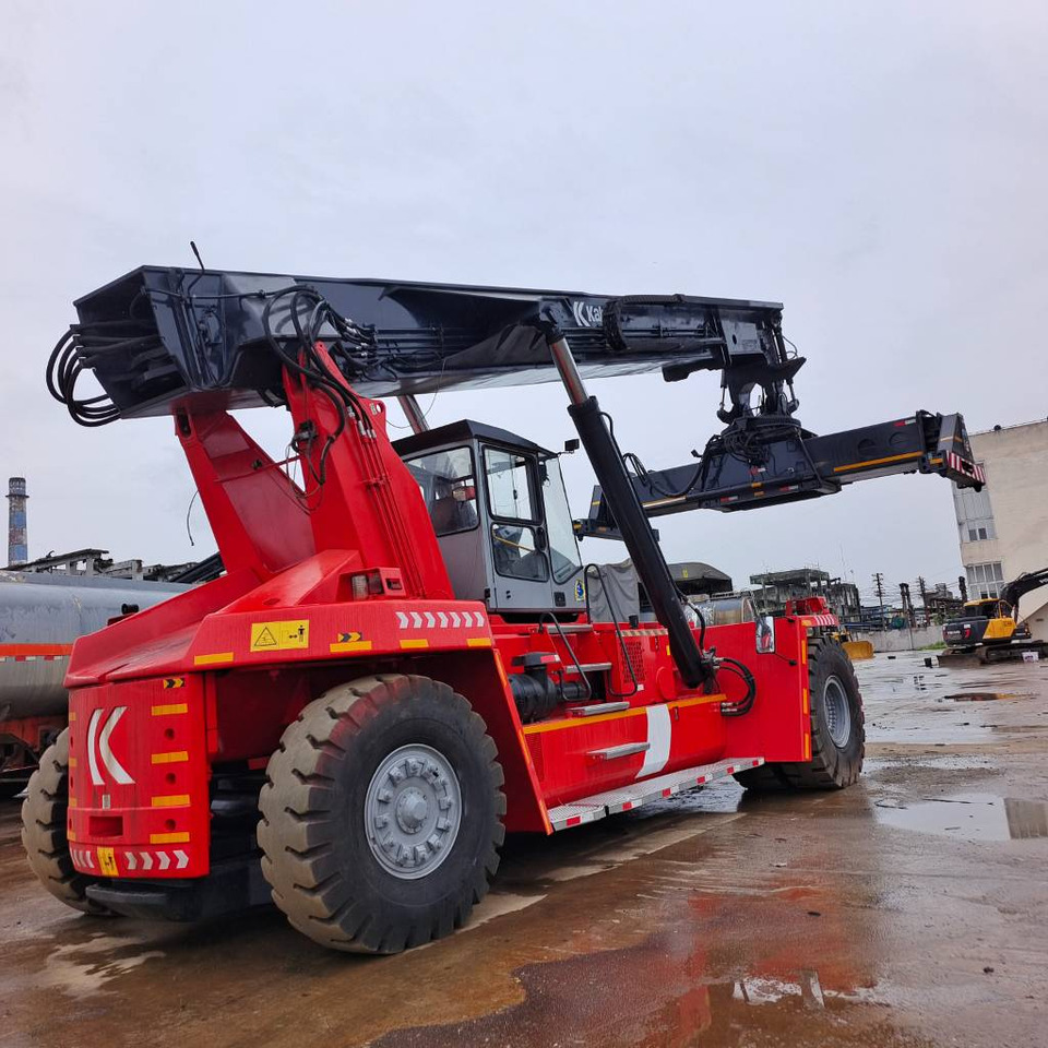 Kalmar DRF 450 - Reachstacker: fotoğraf 5 Kalmar DRF 450 - Reachstacker: fotoğraf 5