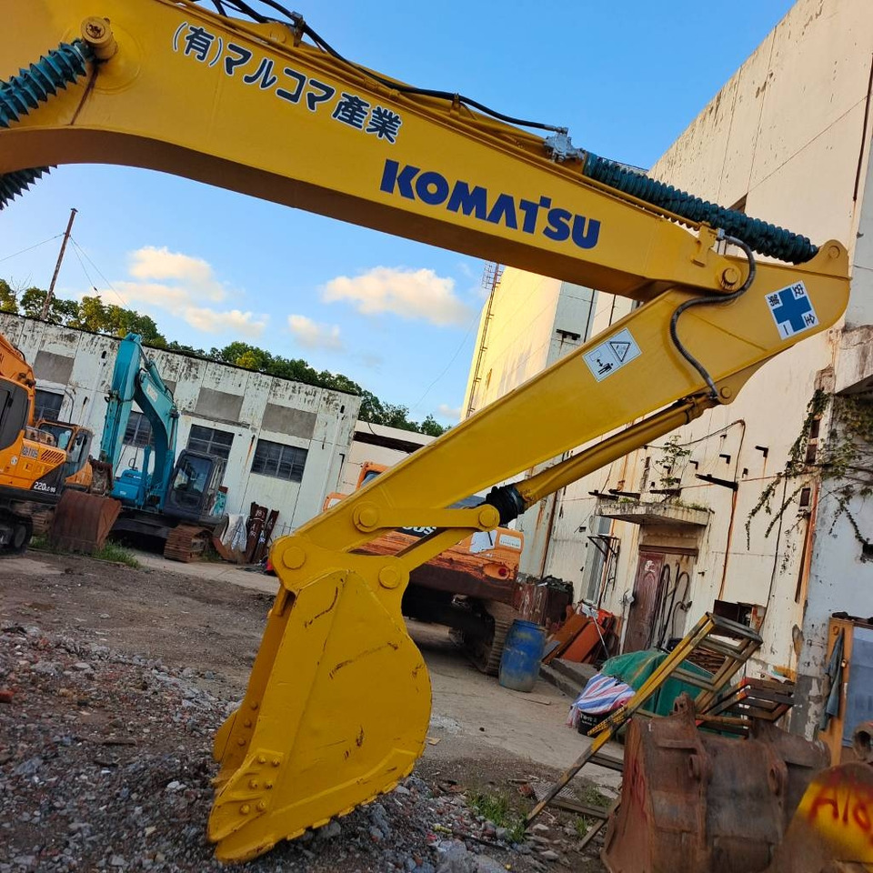 Komatsu PC 220 - Paletli ekskavatör: fotoğraf 1 Komatsu PC 220 - Paletli ekskavatör: fotoğraf 1