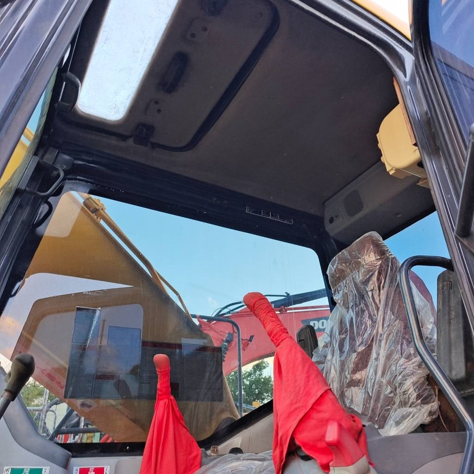 Komatsu PC 220 - Paletli ekskavatör: fotoğraf 4 Komatsu PC 220 - Paletli ekskavatör: fotoğraf 4