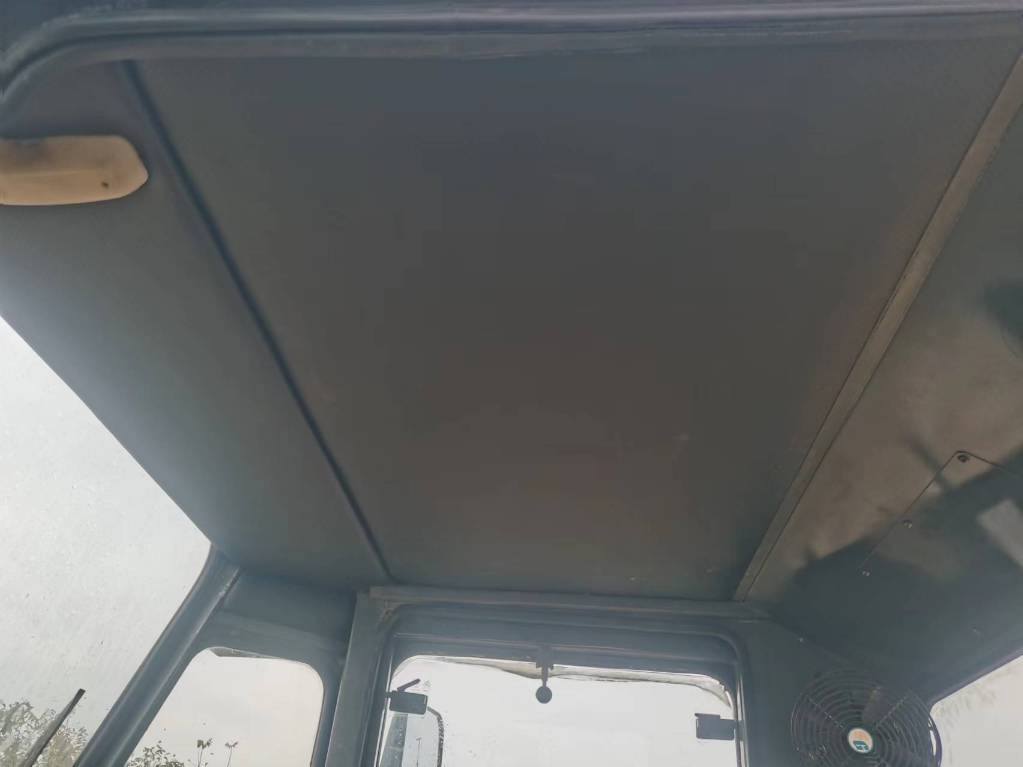 Komatsu WA 360-3 - Tekerlekli yükleyici: fotoğraf 4 Komatsu WA 360-3 - Tekerlekli yükleyici: fotoğraf 4