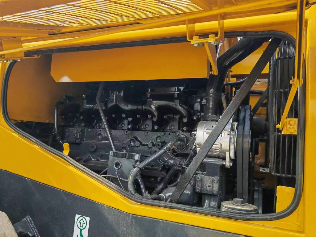 Komatsu WA 470-3 - Tekerlekli yükleyici: fotoğraf 4 Komatsu WA 470-3 - Tekerlekli yükleyici: fotoğraf 4