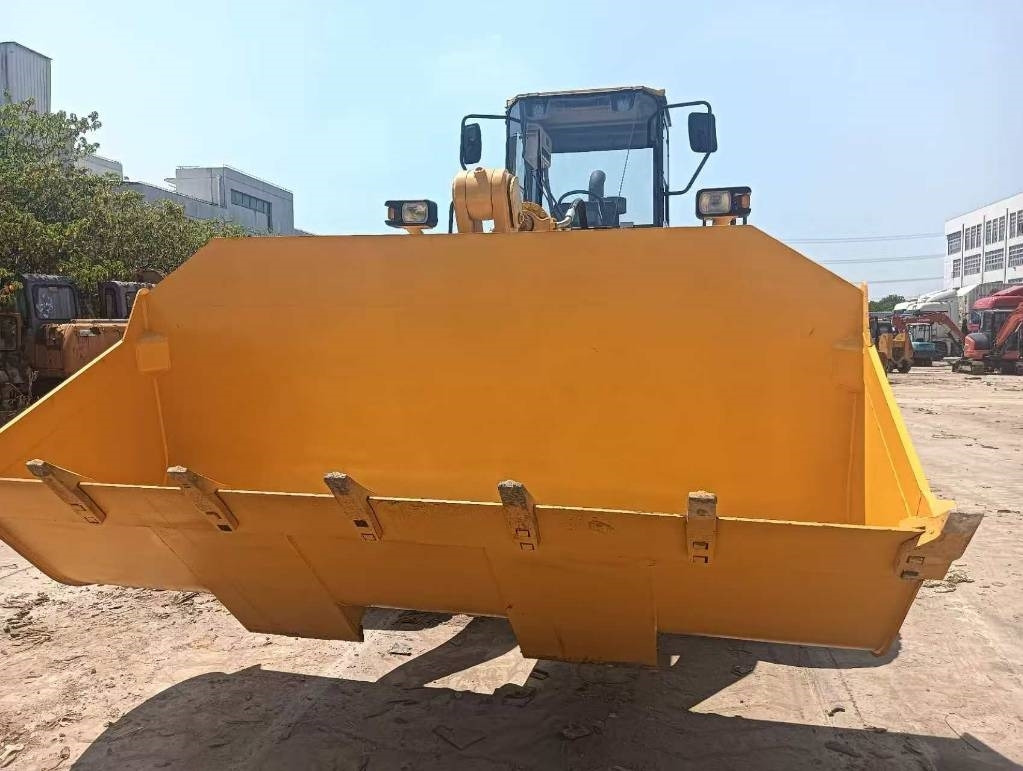 Komatsu WA 470-3 - Tekerlekli yükleyici: fotoğraf 5 Komatsu WA 470-3 - Tekerlekli yükleyici: fotoğraf 5