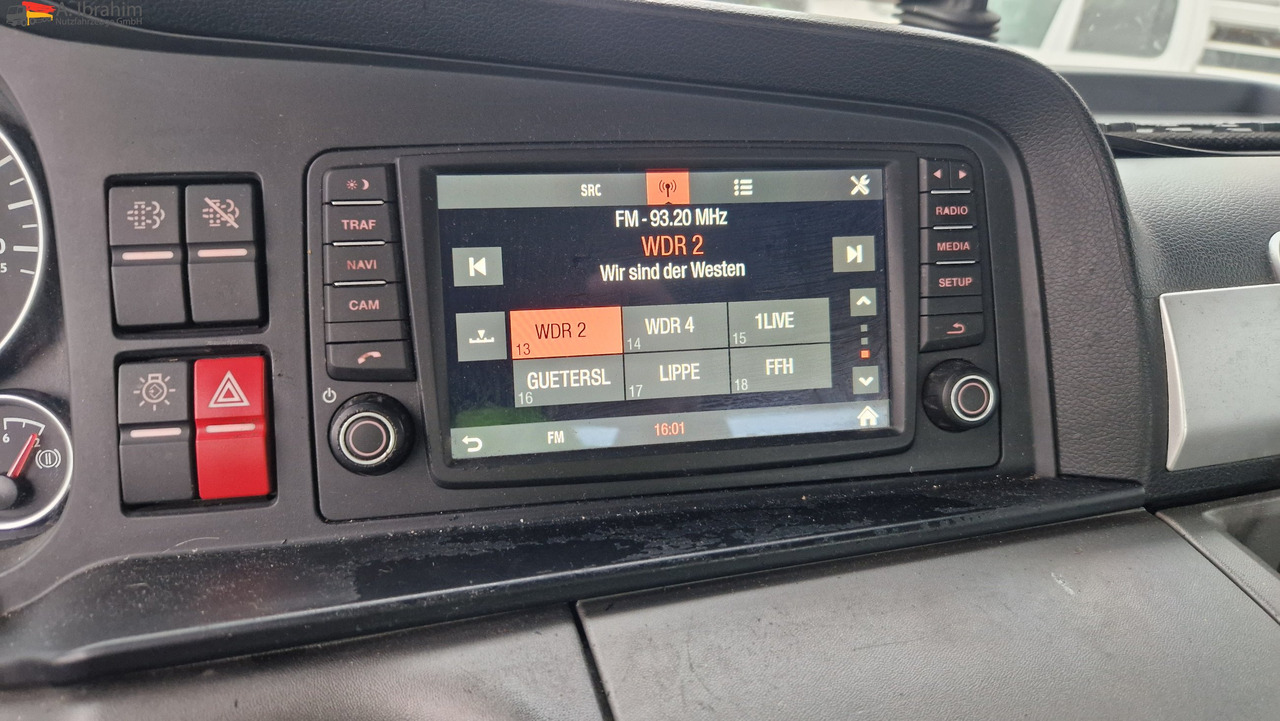 MAN 18.400 TGX Flachdach Retarder, Klima, 1 Bett, Kühlschrank - Çekici: fotoğraf 3 MAN 18.400 TGX Flachdach Retarder, Klima, 1 Bett, Kühlschrank - Çekici: fotoğraf 3