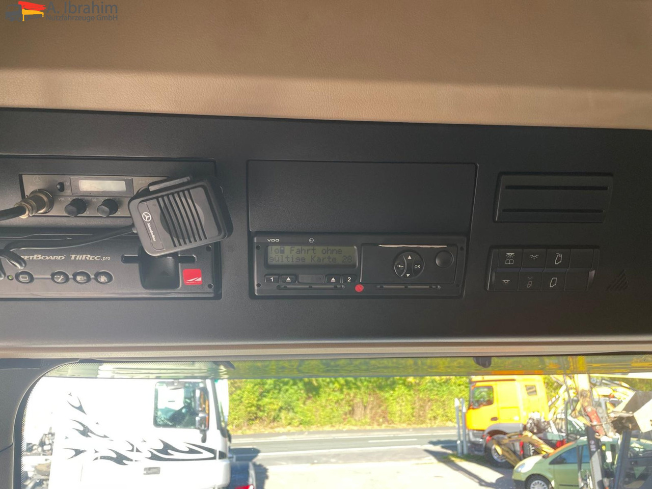 Mercedes-Benz 1842 LS Retarder Klima, Zustand gut, fehlerfrei deutsches Fahrzeug - Çekici: fotoğraf 3 Mercedes-Benz 1842 LS Retarder Klima, Zustand gut, fehlerfrei deutsches Fahrzeug - Çekici: fotoğraf 3