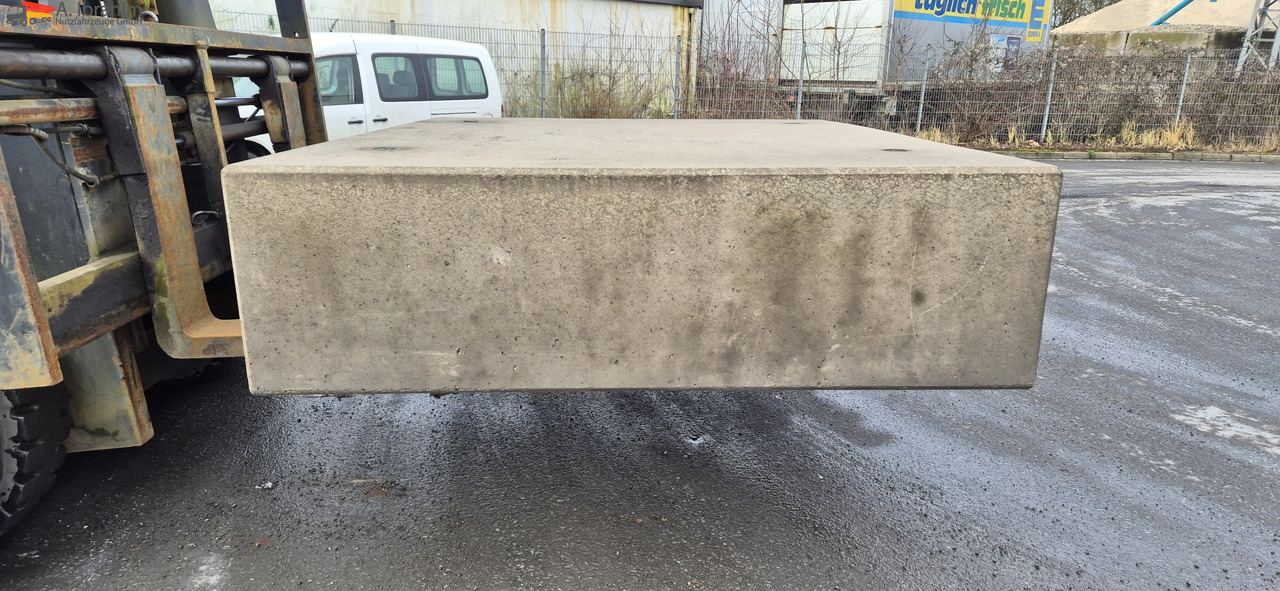 Mercedes-Benz Kontergewicht für SZM 8000 - 9000 kg mehr als 10 Stck. - Çekici: fotoğraf 2 Mercedes-Benz Kontergewicht für SZM 8000 - 9000 kg mehr als 10 Stck. - Çekici: fotoğraf 2