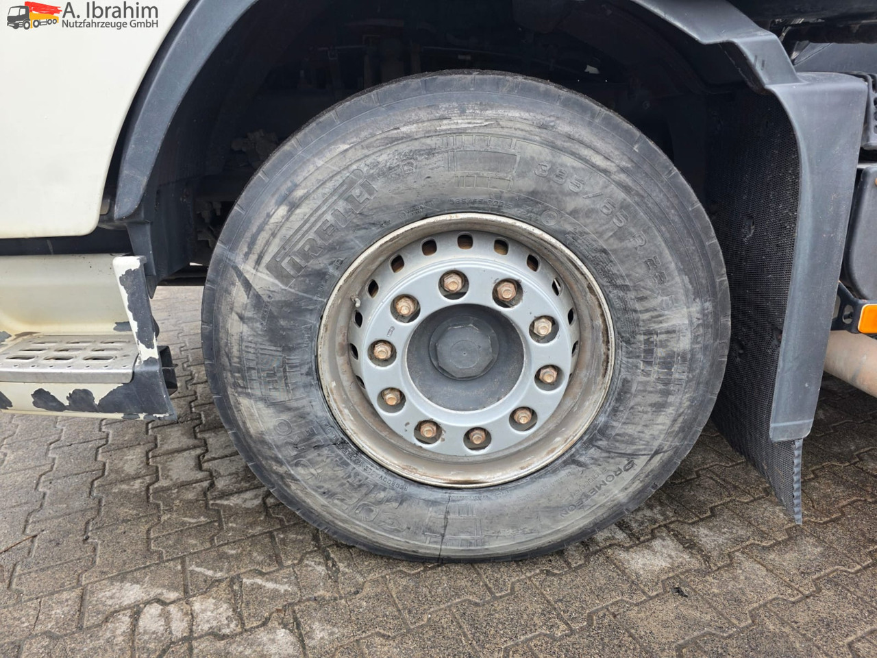 Volvo FH 520 | 6x4 | Schaltgetriebe | Blatt Blatt Klima | Trommelbremse | 3 Pedals - Çekici: fotoğraf 5 Volvo FH 520 | 6x4 | Schaltgetriebe | Blatt Blatt Klima | Trommelbremse | 3 Pedals - Çekici: fotoğraf 5