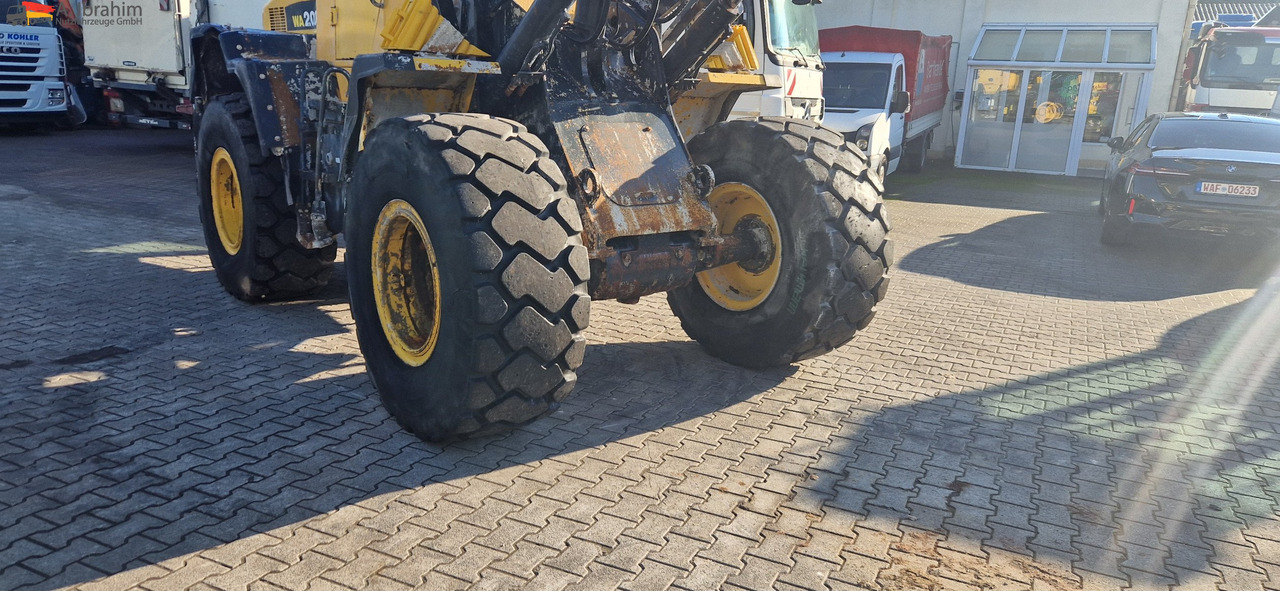 Komatsu WA 200 technisch ok. technische Wartung beim Komatsu Service - Tekerlekli yükleyici: fotoğraf 3 Komatsu WA 200 technisch ok. technische Wartung beim Komatsu Service - Tekerlekli yükleyici: fotoğraf 3