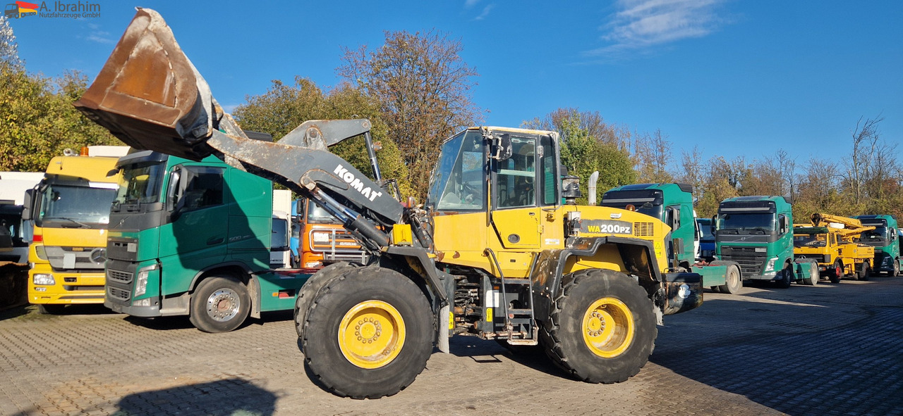 Komatsu WA 200 technisch ok. technische Wartung beim Komatsu Service - Tekerlekli yükleyici: fotoğraf 1 Komatsu WA 200 technisch ok. technische Wartung beim Komatsu Service - Tekerlekli yükleyici: fotoğraf 1