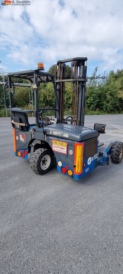 M4-25.3F Moffett Mitnahmestapler - Kamyona monte forklift: fotoğraf 5 M4-25.3F Moffett Mitnahmestapler - Kamyona monte forklift: fotoğraf 5