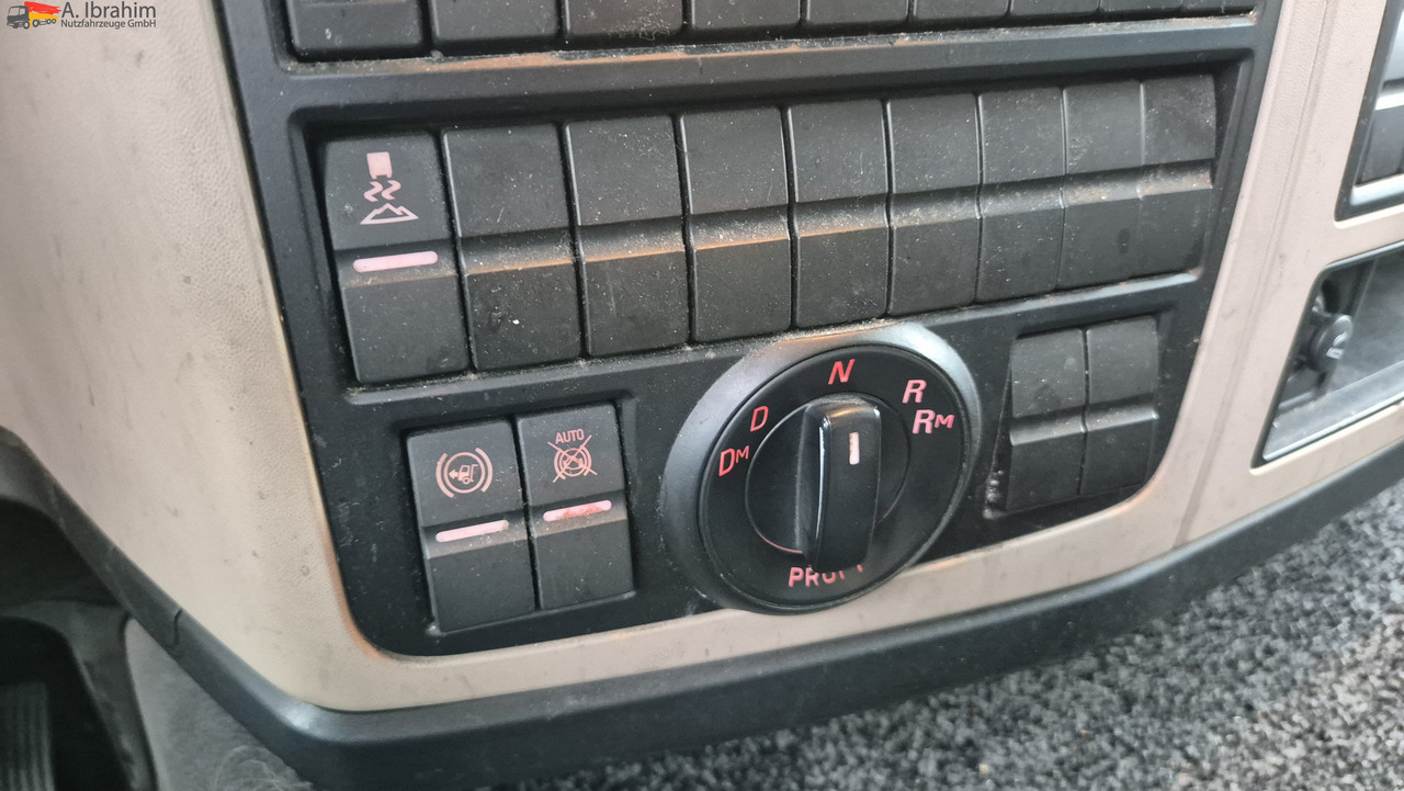 MAN 8.250 7,30 m Koffer, Navi, Topzustand - Kapalı kasa kamyonet: fotoğraf 5 MAN 8.250 7,30 m Koffer, Navi, Topzustand - Kapalı kasa kamyonet: fotoğraf 5