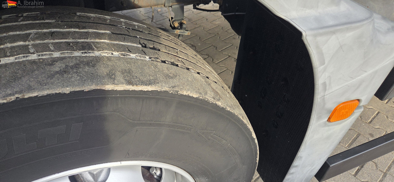 MAN TGM 18.290 Carrier Supra 950 U | LBW | 2 Kammer MT | Schneeketten - Refrijeratör kamyon: fotoğraf 5 MAN TGM 18.290 Carrier Supra 950 U | LBW | 2 Kammer MT | Schneeketten - Refrijeratör kamyon: fotoğraf 5