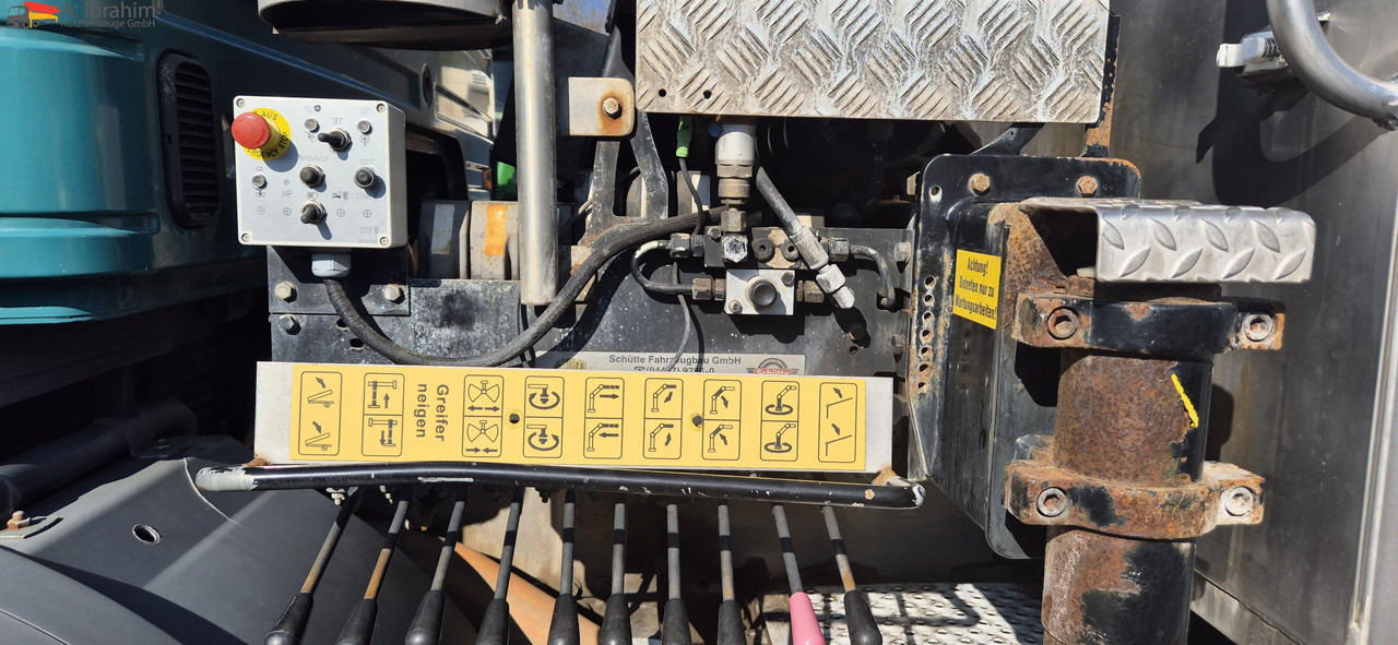 Mercedes-Benz 1824 Kipper Kran, Edelstahlaufbau Tierentsorgung - Damperli kamyon, Vinçli kamyon: fotoğraf 2 Mercedes-Benz 1824 Kipper Kran, Edelstahlaufbau Tierentsorgung - Damperli kamyon, Vinçli kamyon: fotoğraf 2