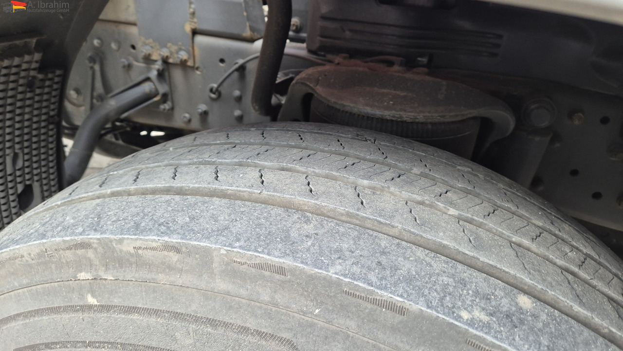 Mercedes-Benz 1833 HIAB Kran, Funk FB Scheckheft gepflegt bei Mercedes - Sal/ Açık kasa kamyon, Vinçli kamyon: fotoğraf 3 Mercedes-Benz 1833 HIAB Kran, Funk FB Scheckheft gepflegt bei Mercedes - Sal/ Açık kasa kamyon, Vinçli kamyon: fotoğraf 3