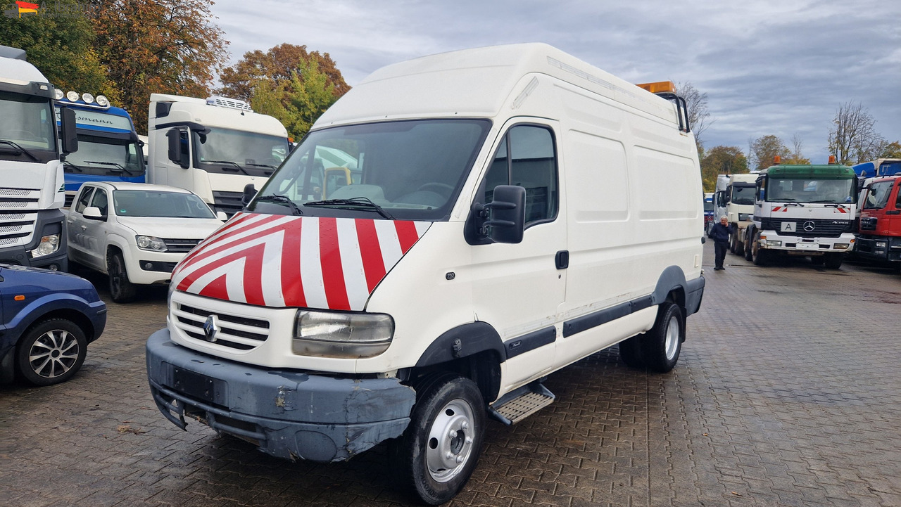 Renault 52AF, zwillingsbereift 2.8 nicht neu, aber läuft, - Panelvan: fotoğraf 1 Renault 52AF, zwillingsbereift 2.8 nicht neu, aber läuft, - Panelvan: fotoğraf 1