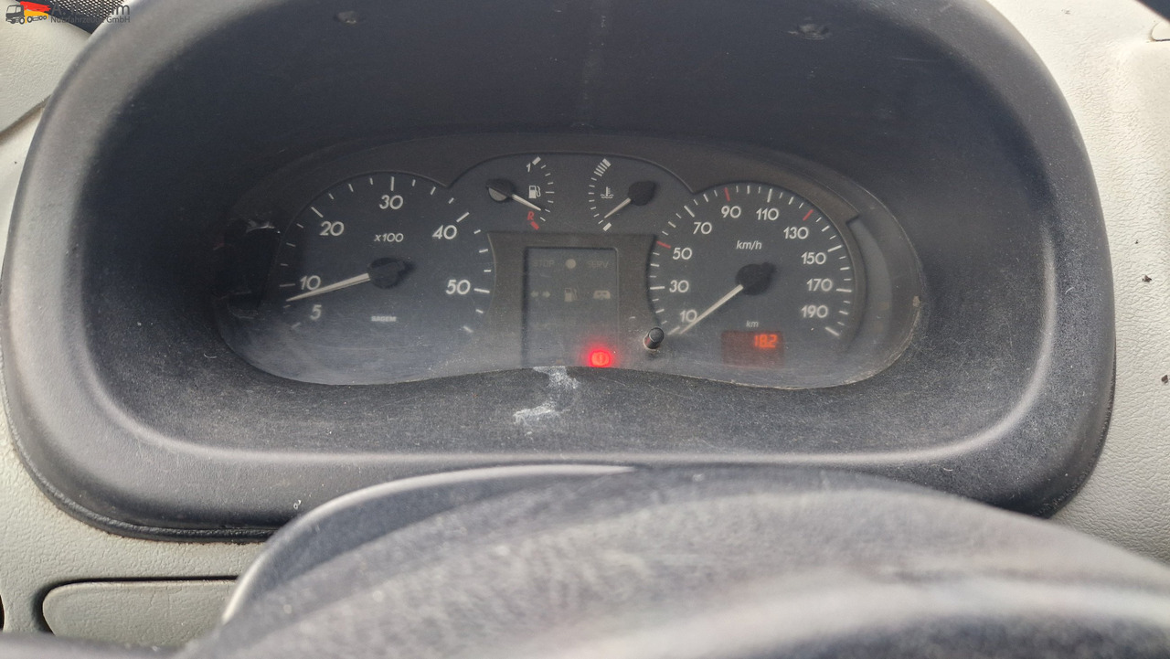 Renault 52AF, zwillingsbereift 2.8 nicht neu, aber läuft, - Panelvan: fotoğraf 2 Renault 52AF, zwillingsbereift 2.8 nicht neu, aber läuft, - Panelvan: fotoğraf 2