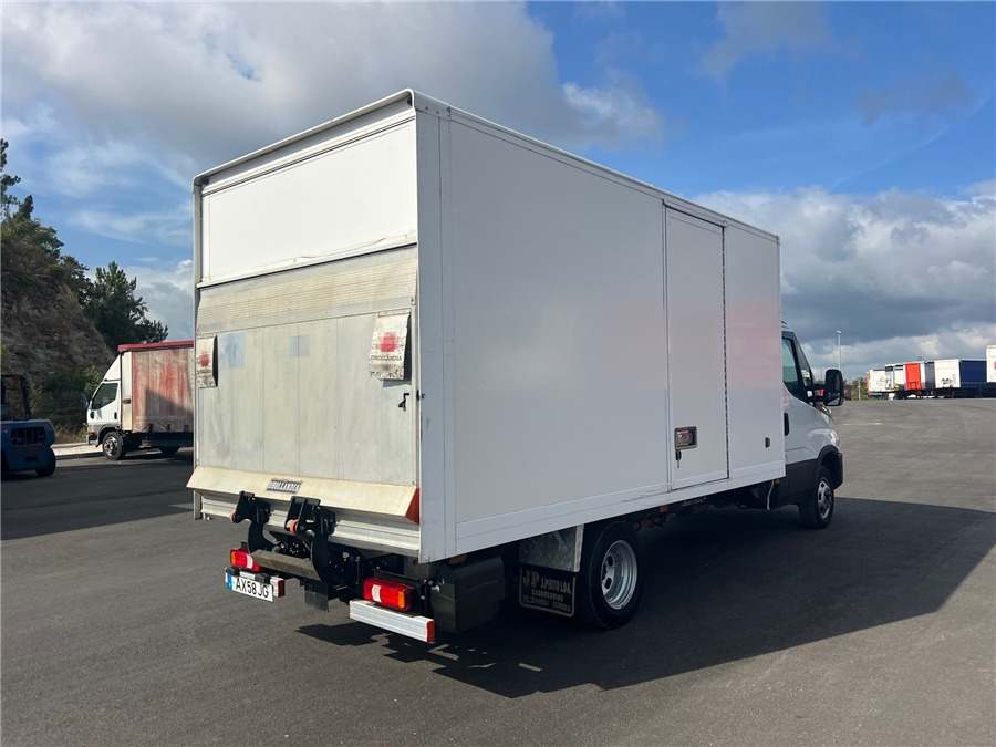 Iveco 35C16HA8 - Kapalı kasa kamyonet: fotoğraf 4 Iveco 35C16HA8 - Kapalı kasa kamyonet: fotoğraf 4