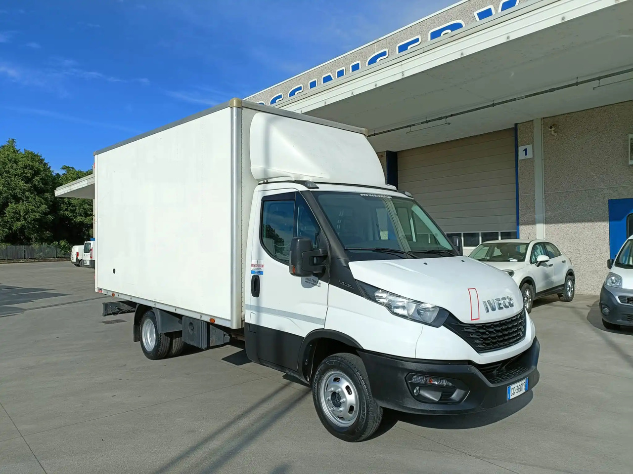 IVECO 35C14 FURGONATO BOX - Kapalı kasa kamyonet: fotoğraf 1 IVECO 35C14 FURGONATO BOX - Kapalı kasa kamyonet: fotoğraf 1