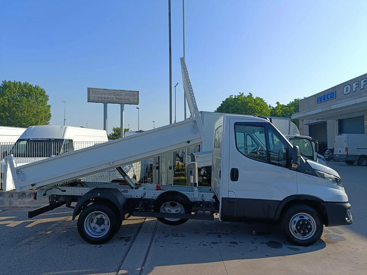 IVECO DAILY 35C16 NUOVO 3.0 cc MOD: 2025 RIBALTABILE - Damperli kamyonet: fotoğraf 3 IVECO DAILY 35C16 NUOVO 3.0 cc MOD: 2025 RIBALTABILE - Damperli kamyonet: fotoğraf 3
