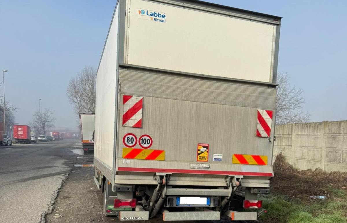 IVECO DAILY 70C18 FURGONATO BOX CON SPONDA - Kapalı kasa kamyon: fotoğraf 2 IVECO DAILY 70C18 FURGONATO BOX CON SPONDA - Kapalı kasa kamyon: fotoğraf 2