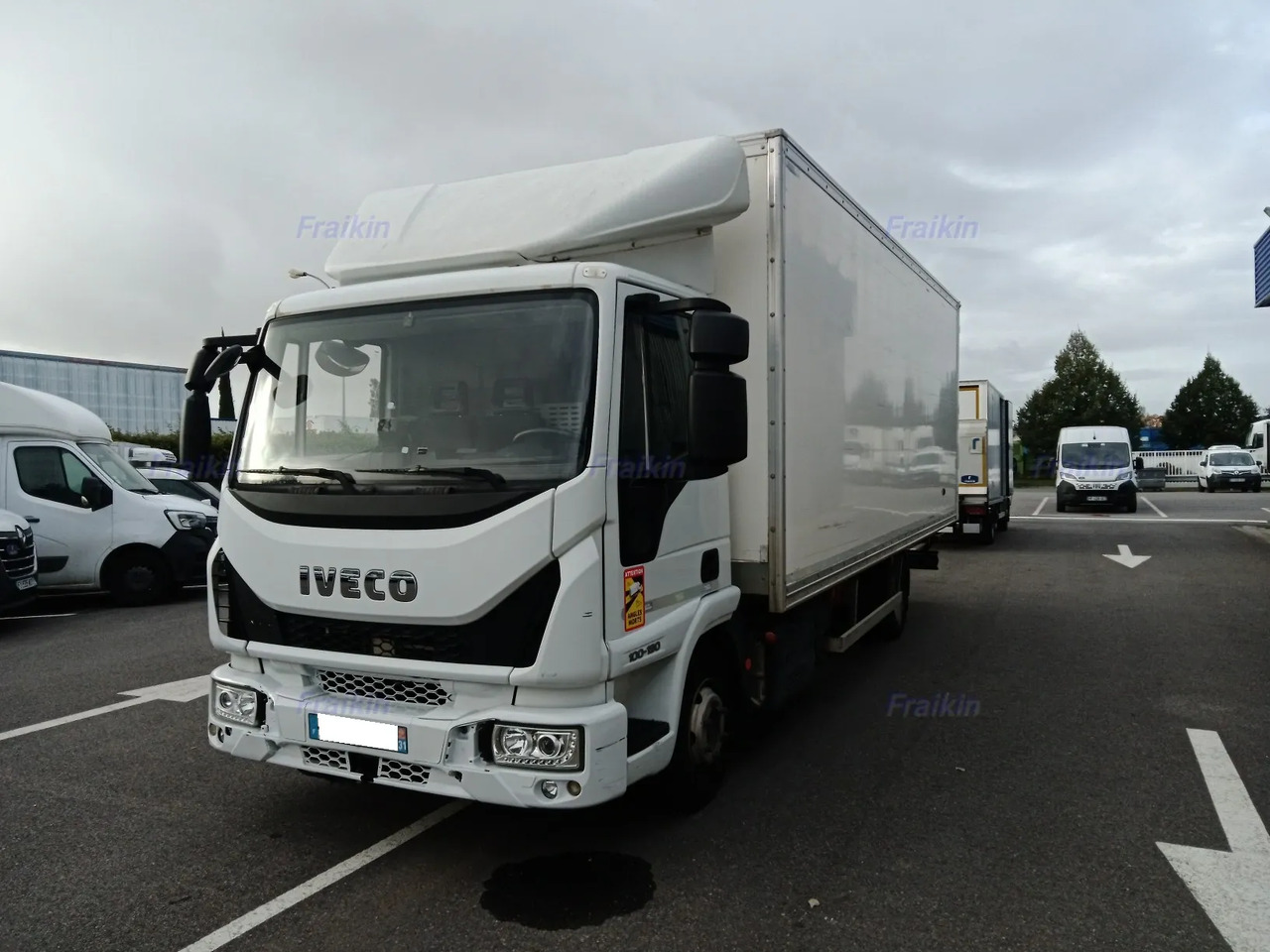 IVECO EUROCARGO 100E19P - Kapalı kasa kamyon: fotoğraf 2 IVECO EUROCARGO 100E19P - Kapalı kasa kamyon: fotoğraf 2