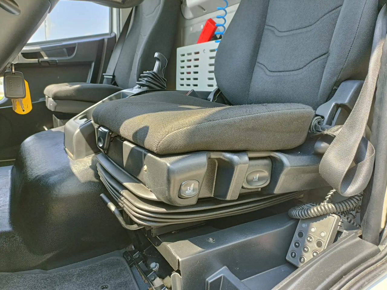 IVECO EUROCARGO 120E19P - Şasi kamyon: fotoğraf 5 IVECO EUROCARGO 120E19P - Şasi kamyon: fotoğraf 5