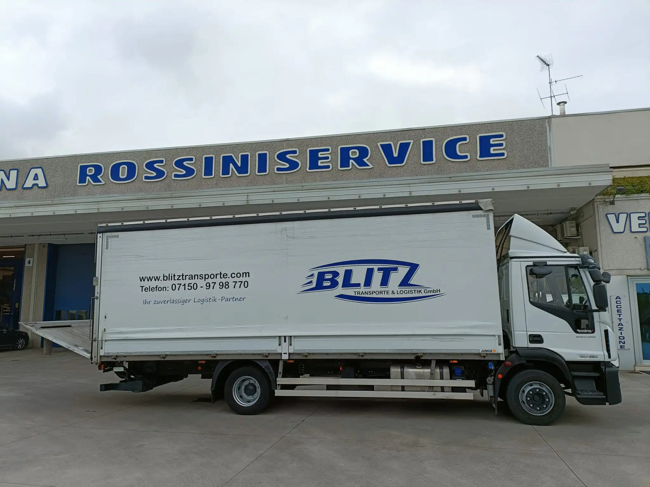IVECO EUROCARGO 120E25P - Tenteli kamyon: fotoğraf 4 IVECO EUROCARGO 120E25P - Tenteli kamyon: fotoğraf 4