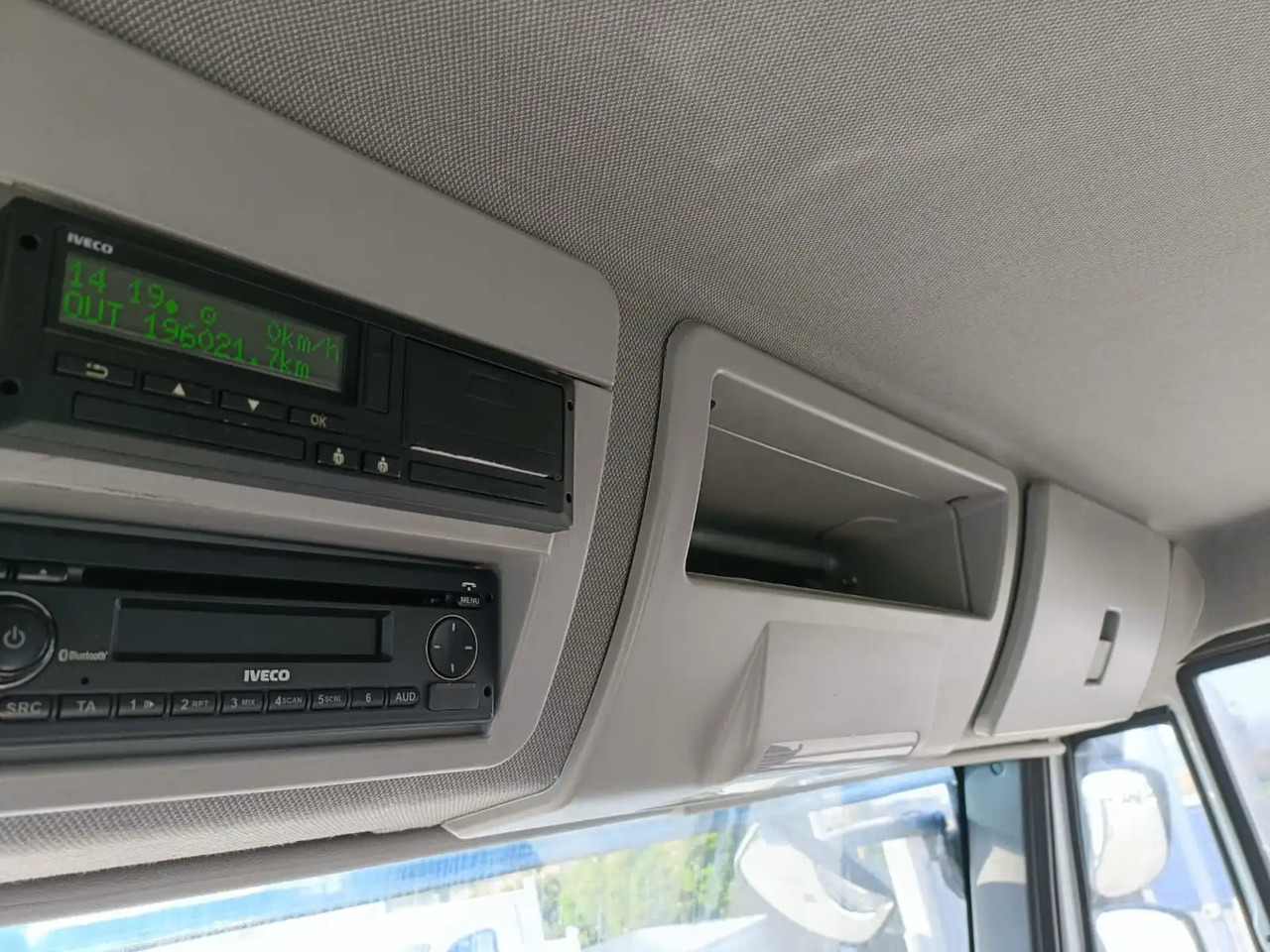 IVECO EUROCARGO 140E28P - Şasi kamyon: fotoğraf 2 IVECO EUROCARGO 140E28P - Şasi kamyon: fotoğraf 2