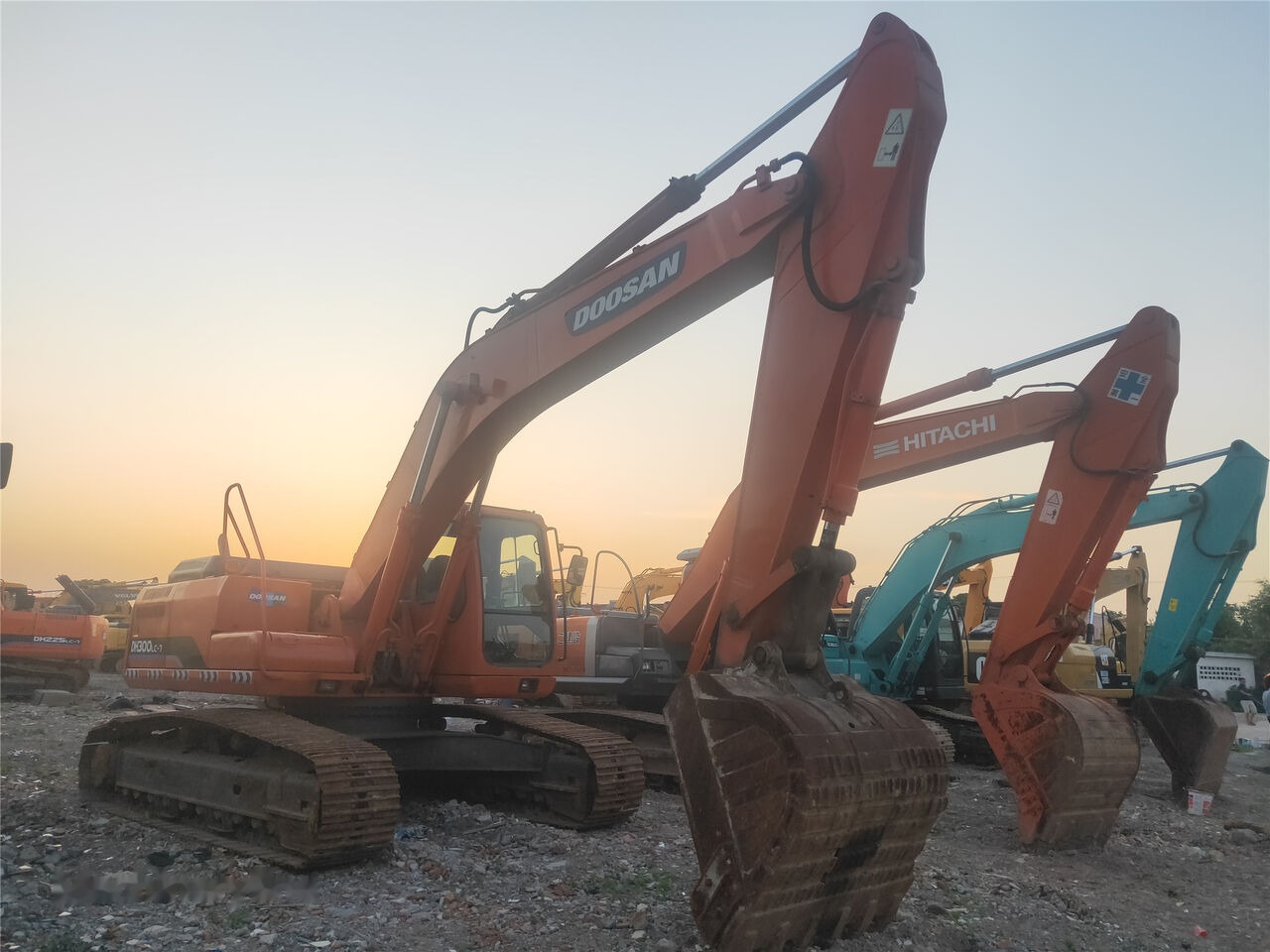 Doosan DH300LC-7 - Paletli ekskavatör: fotoğraf 1 Doosan DH300LC-7 - Paletli ekskavatör: fotoğraf 1