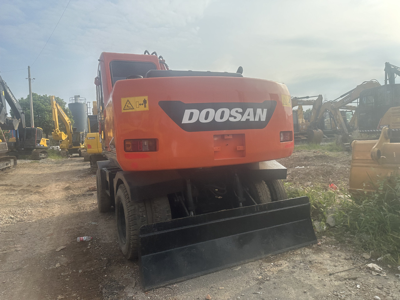 Tekerlekli ekskavatör Doosan DX150W-9C: fotoğraf 6