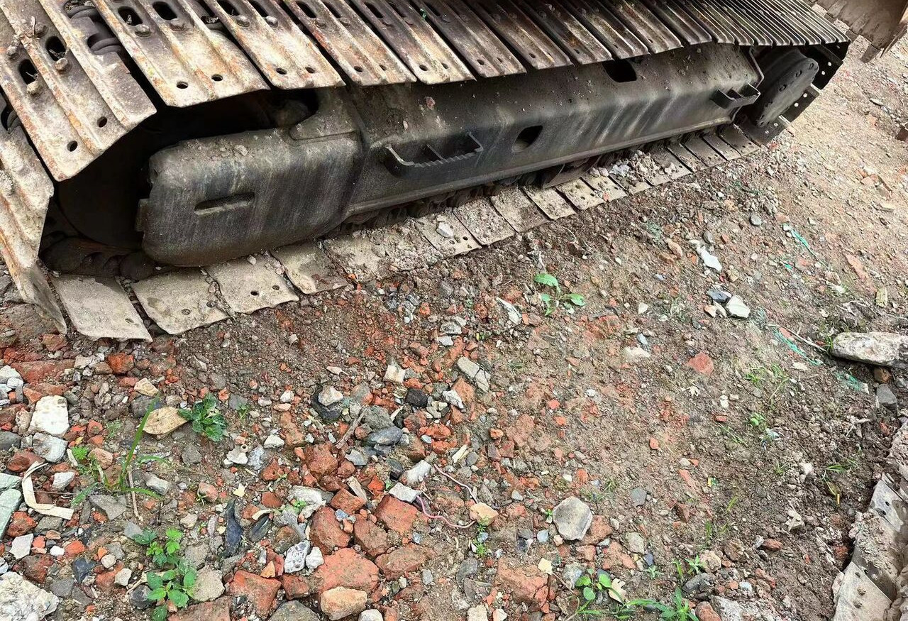 Hitachi ZX135 - Paletli ekskavatör: fotoğraf 3 Hitachi ZX135 - Paletli ekskavatör: fotoğraf 3