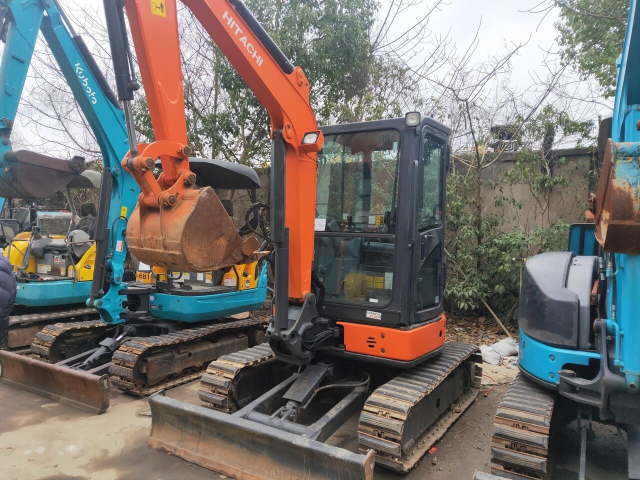 Hitachi ZX35 - Mini ekskavatör: fotoğraf 2 Hitachi ZX35 - Mini ekskavatör: fotoğraf 2