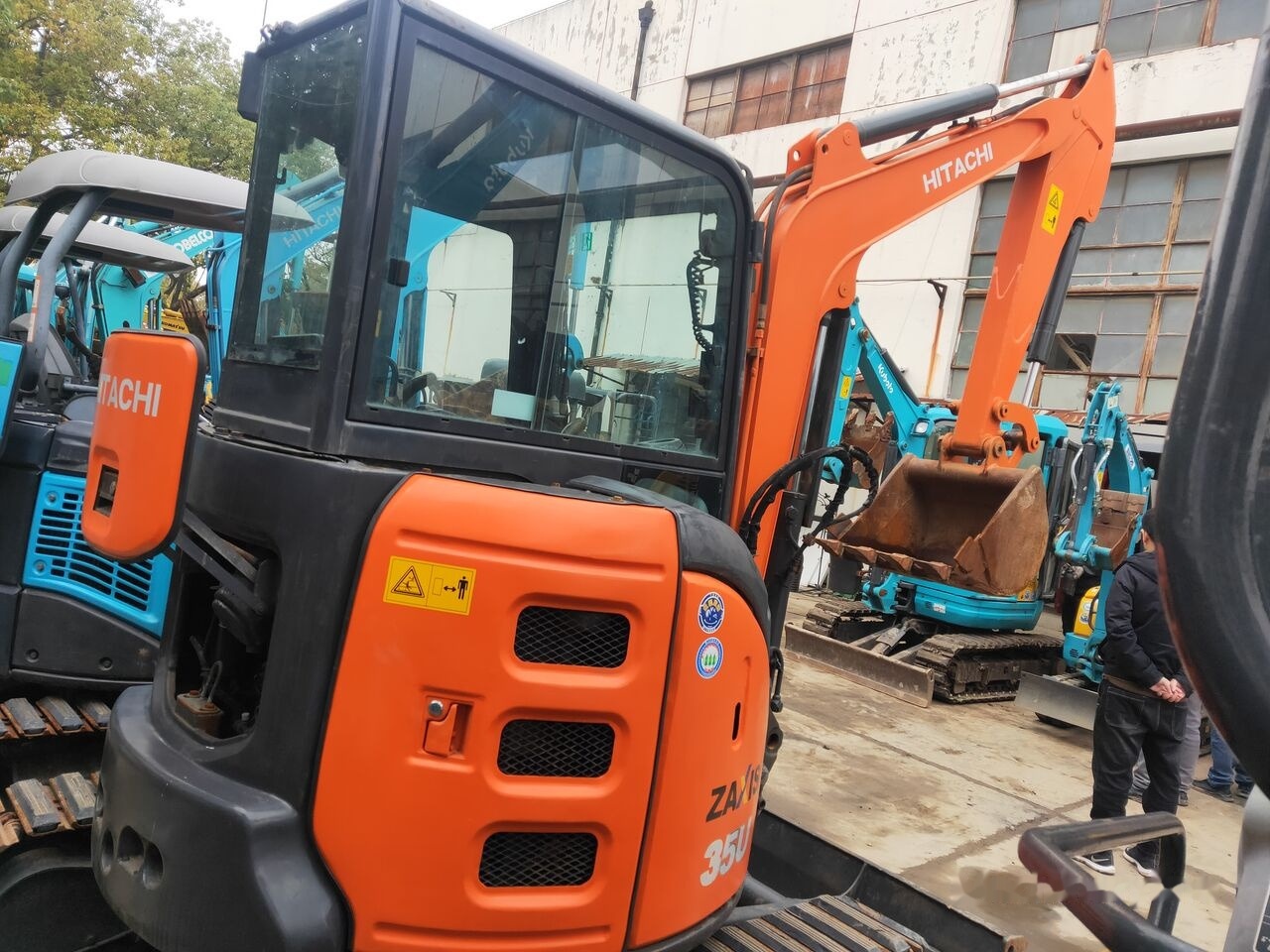Hitachi ZX35 - Mini ekskavatör: fotoğraf 4 Hitachi ZX35 - Mini ekskavatör: fotoğraf 4
