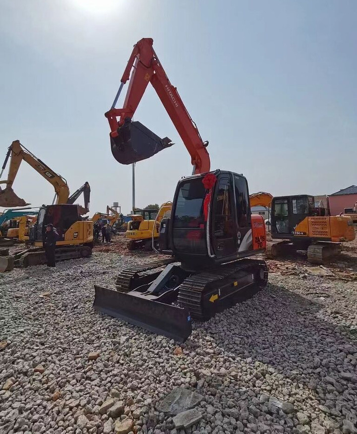 Hitachi ZX70 - Paletli ekskavatör: fotoğraf 1 Hitachi ZX70 - Paletli ekskavatör: fotoğraf 1