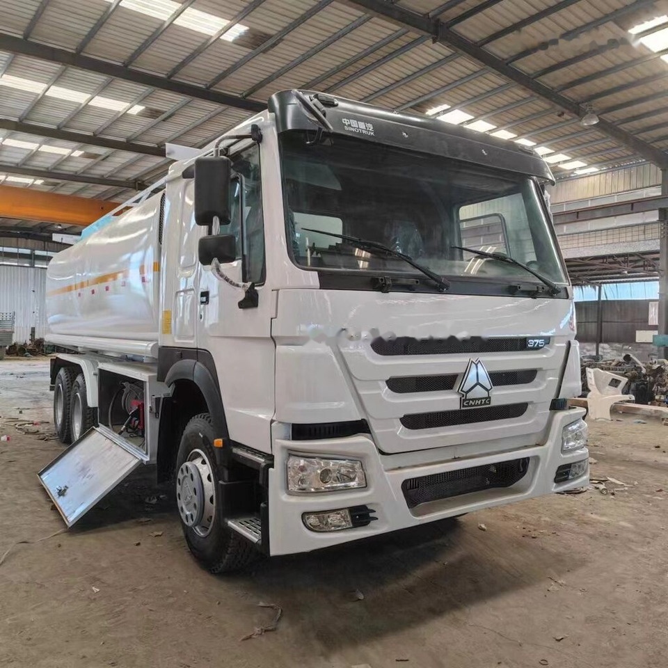 Howo 375 - Tanker kamyon: fotoğraf 1 Howo 375 - Tanker kamyon: fotoğraf 1