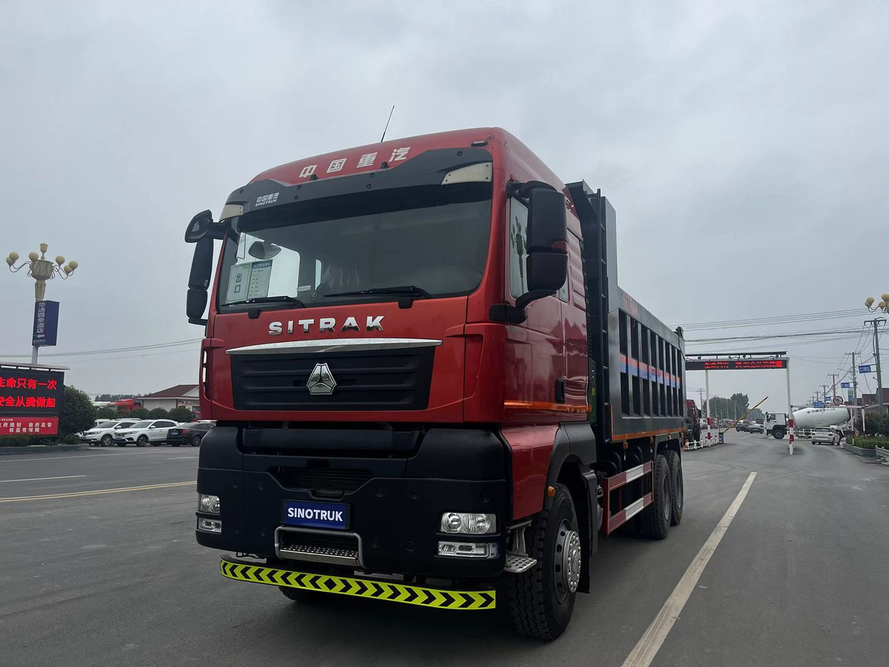 Howo G7W 6X4 Dump Truck - Damperli kamyon: fotoğraf 1 Howo G7W 6X4 Dump Truck - Damperli kamyon: fotoğraf 1