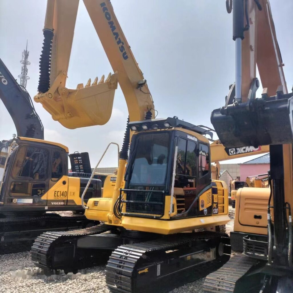 Komatsu PC130 - Paletli ekskavatör: fotoğraf 3 Komatsu PC130 - Paletli ekskavatör: fotoğraf 3