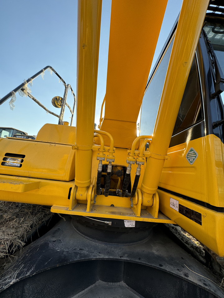 Komatsu PC210-8 - Paletli ekskavatör: fotoğraf 2 Komatsu PC210-8 - Paletli ekskavatör: fotoğraf 2