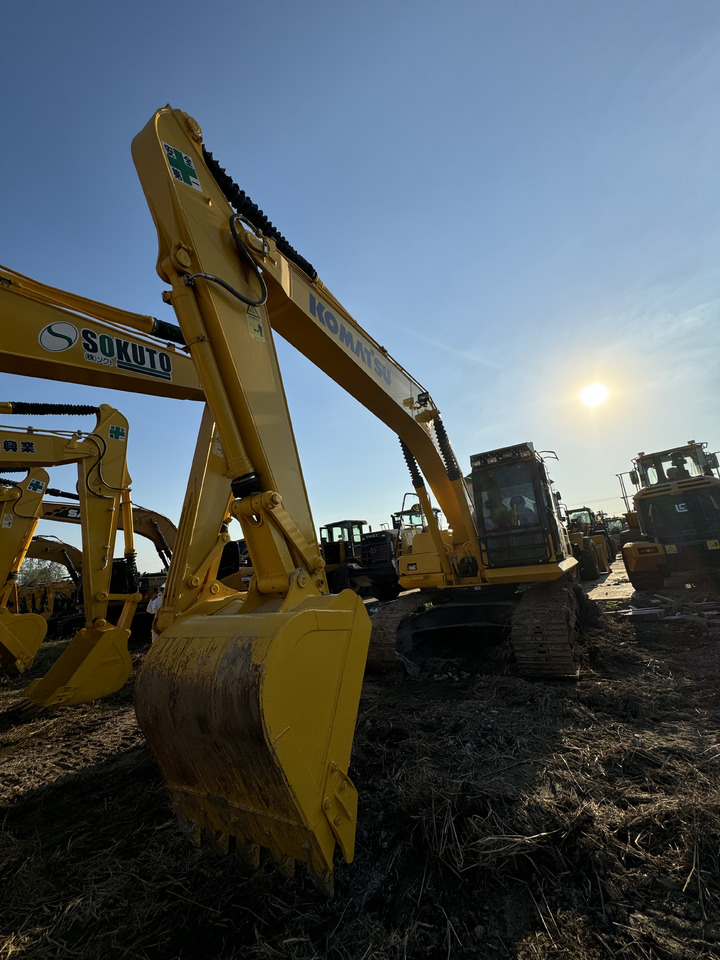 Komatsu PC210-8 - Paletli ekskavatör: fotoğraf 1 Komatsu PC210-8 - Paletli ekskavatör: fotoğraf 1