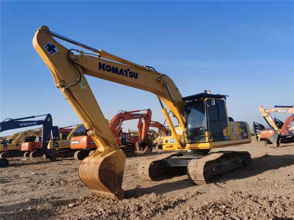 Komatsu PC220 - Paletli ekskavatör: fotoğraf 4 Komatsu PC220 - Paletli ekskavatör: fotoğraf 4