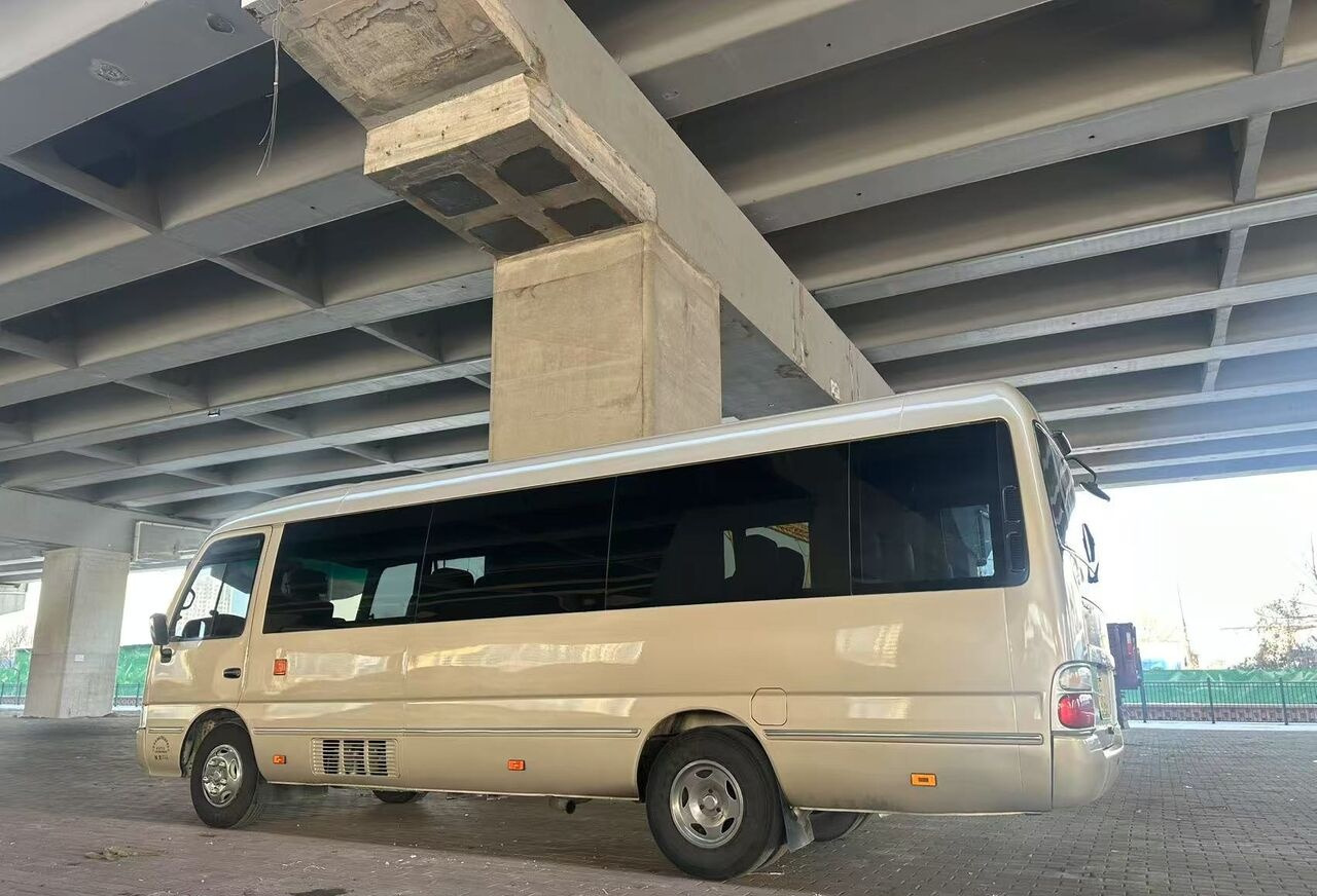 Toyota 1HZ - Şehirlerarası otobüs: fotoğraf 1 Toyota 1HZ - Şehirlerarası otobüs: fotoğraf 1