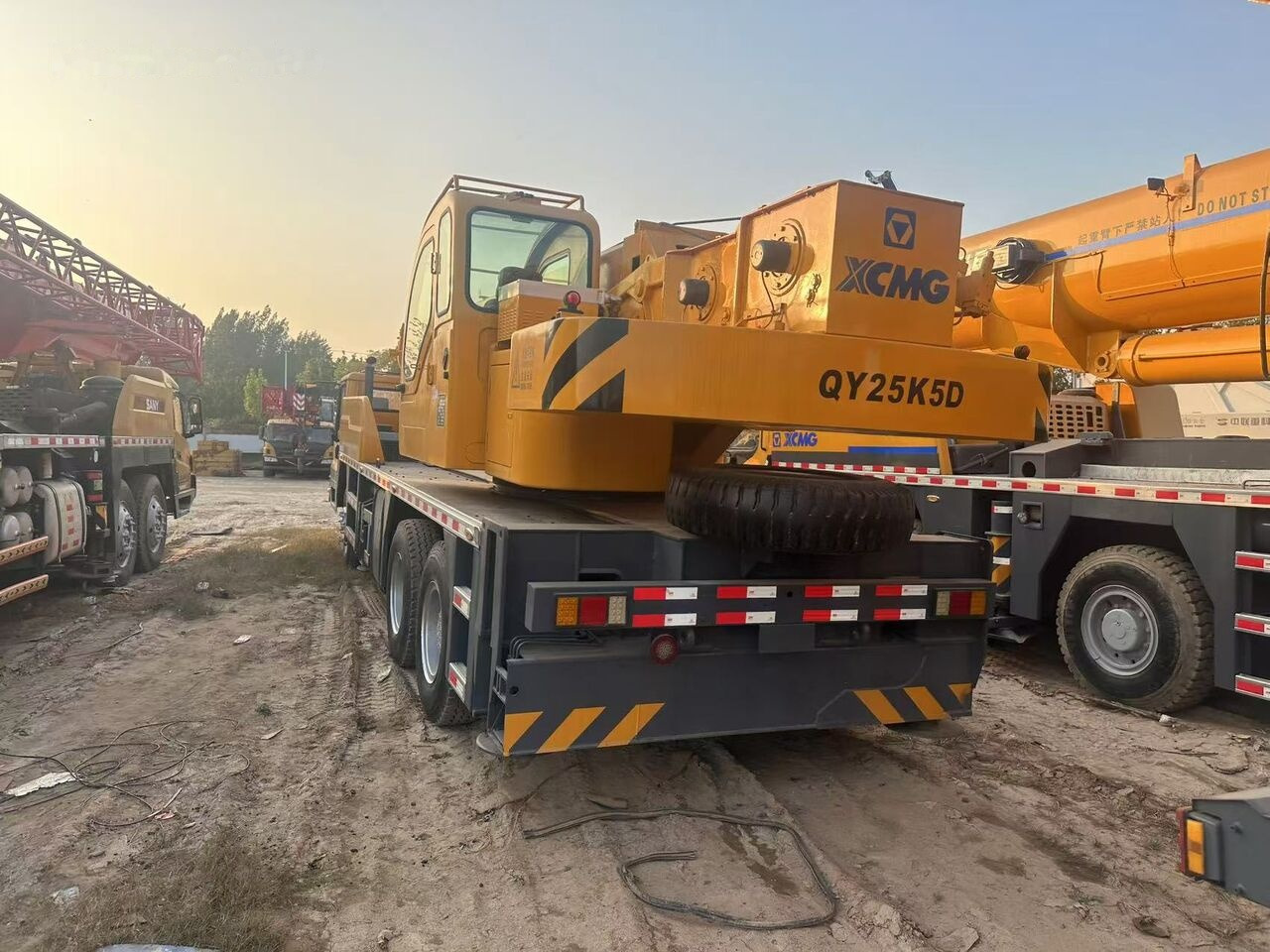XCMG QY25K5D -3 - Mobil vinç: fotoğraf 2 XCMG QY25K5D -3 - Mobil vinç: fotoğraf 2