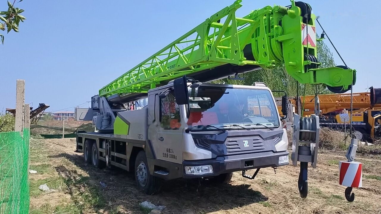 Zoomlion ZTC300V Crane - Mobil vinç: fotoğraf 1 Zoomlion ZTC300V Crane - Mobil vinç: fotoğraf 1