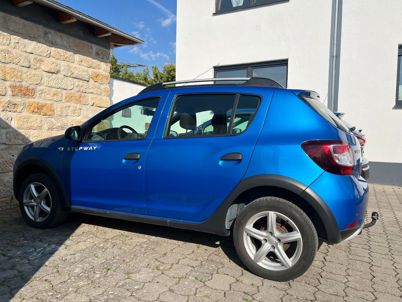 Dacia Sandero - Binek araba: fotoğraf 1 Dacia Sandero - Binek araba: fotoğraf 1