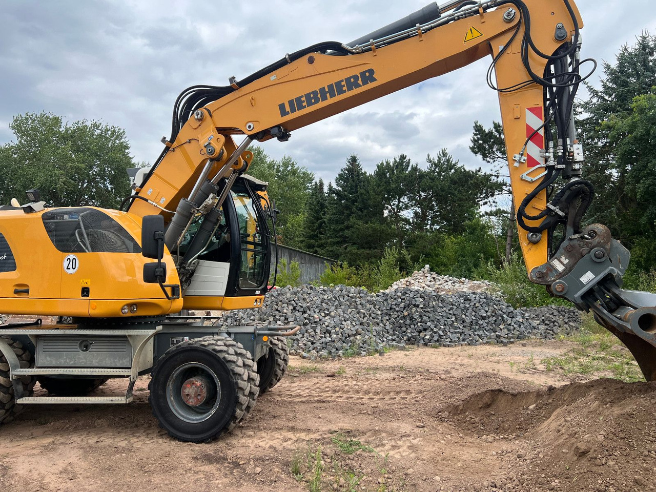 Liebherr A 918 Compact Likufix SW 48 - Tekerlekli ekskavatör: fotoğraf 3 Liebherr A 918 Compact Likufix SW 48 - Tekerlekli ekskavatör: fotoğraf 3