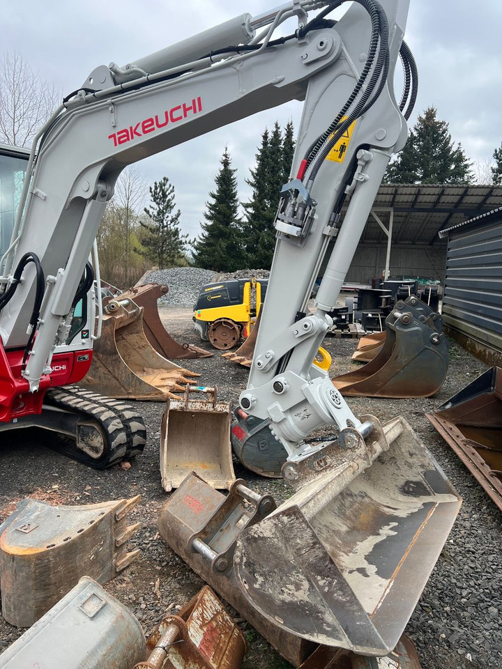 Takeuchi TB 240 DPF V4 - Mini ekskavatör: fotoğraf 2 Takeuchi TB 240 DPF V4 - Mini ekskavatör: fotoğraf 2