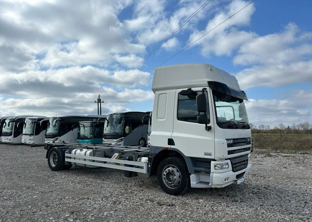 DAF CF75.310 - Şasi kamyon: fotoğraf 1 DAF CF75.310 - Şasi kamyon: fotoğraf 1