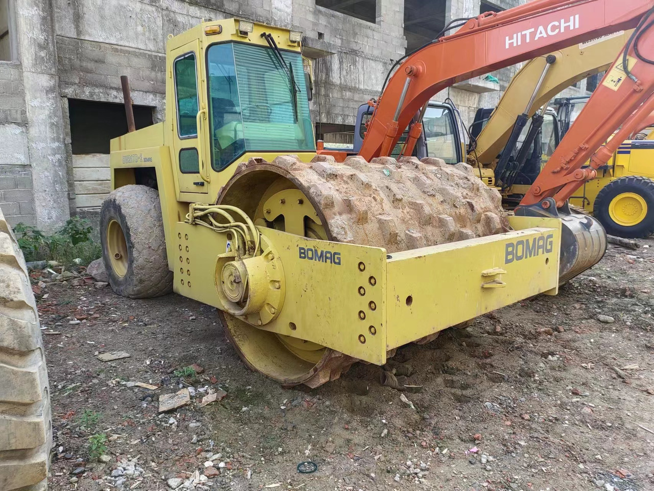 BOMAG BW 217D-2 - Kompaktör: fotoğraf 1 BOMAG BW 217D-2 - Kompaktör: fotoğraf 1