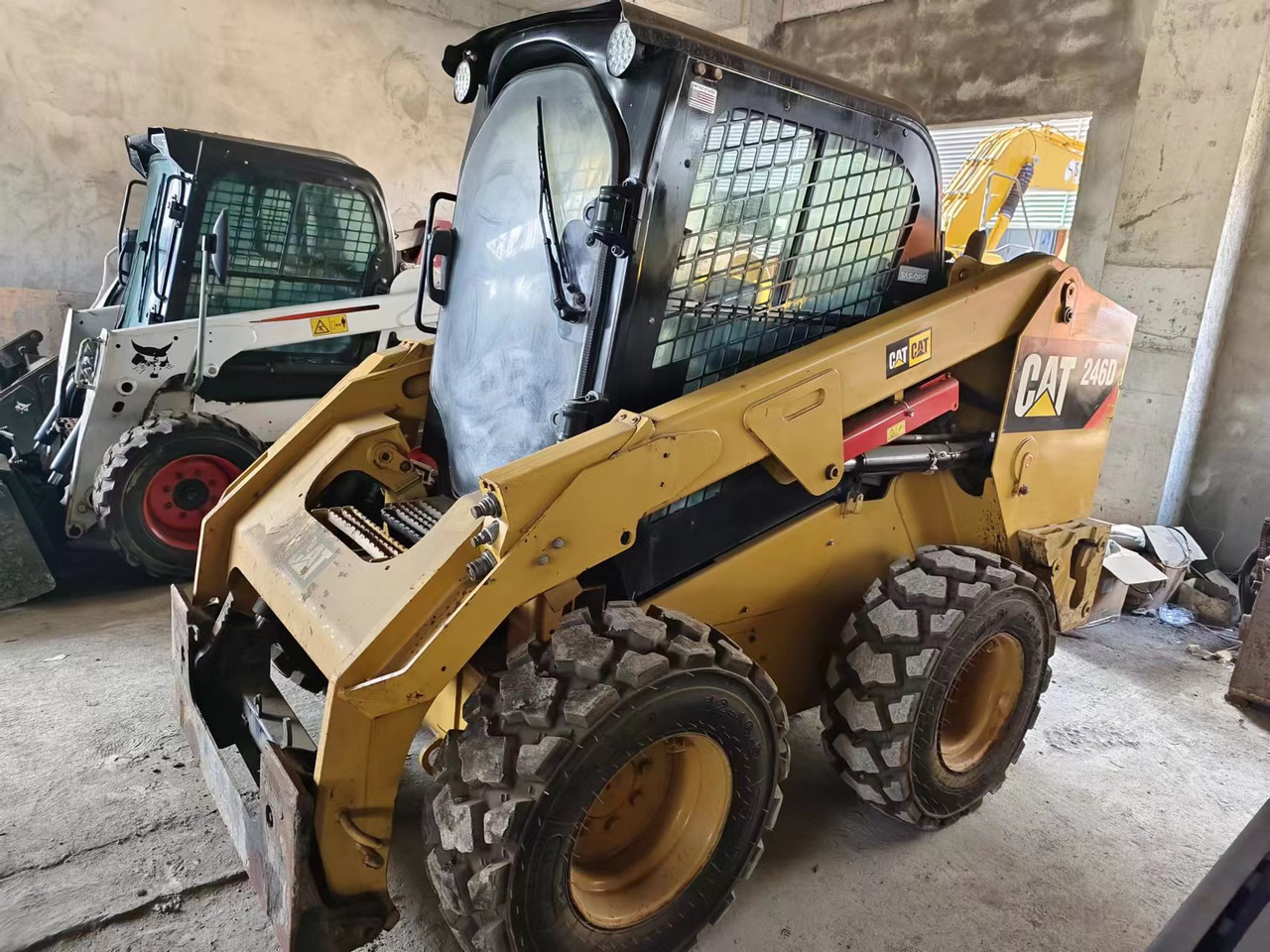 CATERPILLAR 246D - Mini yükleyici: fotoğraf 1 CATERPILLAR 246D - Mini yükleyici: fotoğraf 1