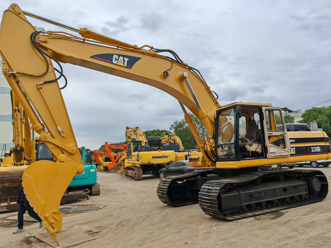CATERPILLAR 330BL - Paletli ekskavatör: fotoğraf 1 CATERPILLAR 330BL - Paletli ekskavatör: fotoğraf 1